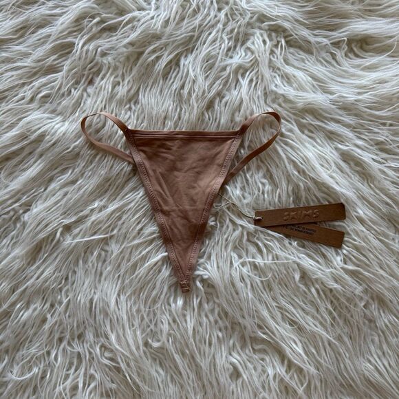 Skims Fits Everybody T-String Thong Ochre Size XS - Picture 1 of 7